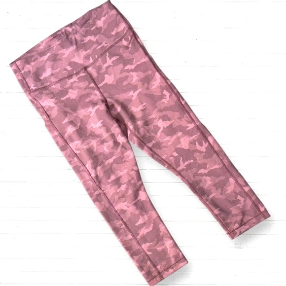 ATHLETA Ultimate Stash Pocket Textured Pink Gray Camo Capri Tights Leggings M - Picture 1 of 5